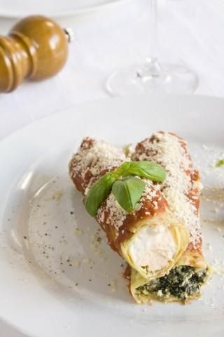 Cannelloni z riccotta i szpinakiem Cannelloni z riccotta i szpinakiem