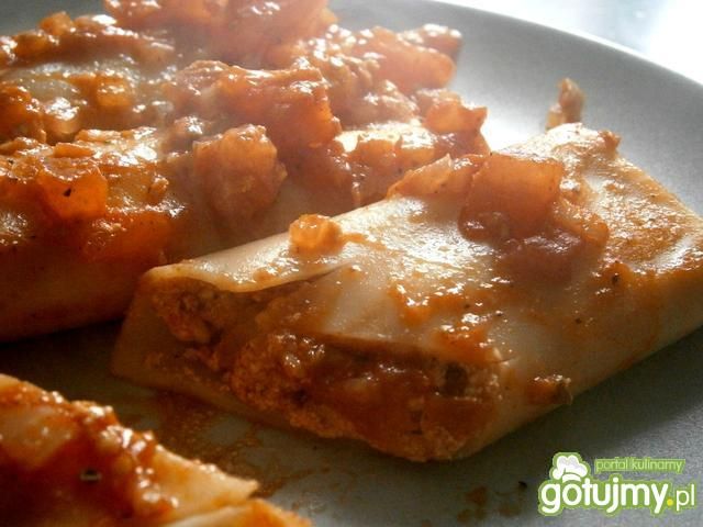 Canneloni z farszem serowo-pomidorowym Canneloni z farszem serowo-pomidorowym