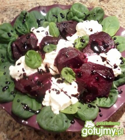 Caprese z pieczonymi burakami