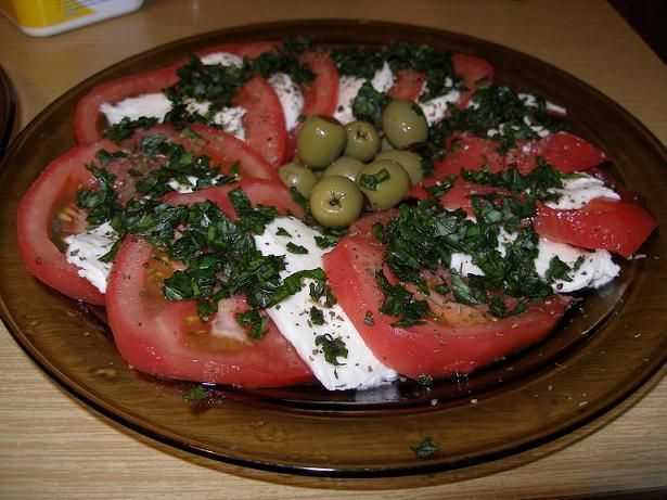 Carpaccio z mozzarelli i pomidorów Carpaccio z mozzarelli i pomidorów