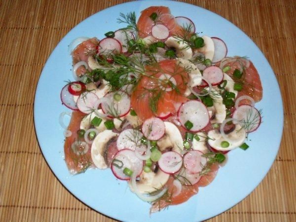 Carpaccio z wedzonego lososia. Carpaccio z wedzonego lososia.