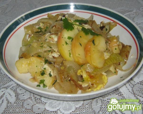 Cebula z zasmażanym jabłkiem Cebula z zasmażanym jabłkiem