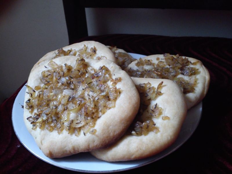 Cebulaczki krucho-drożdżowe Cebulaczki krucho-drożdżowe