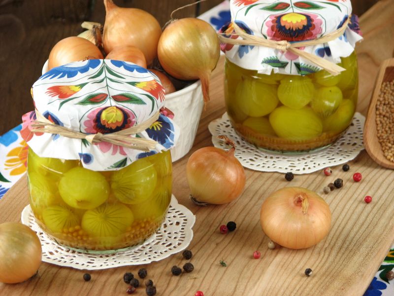 Cebulki marynowane z kurkumą Cebulki marynowane z kurkumą