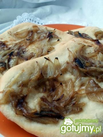 Cebulowe placki drożdżowe Cebulowe placki drożdżowe