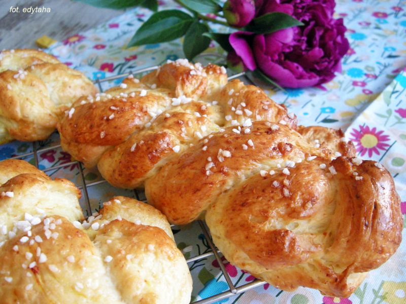 Chałeczki twarogowe z tureckim szafranem Chałeczki twarogowe z tureckim szafranem