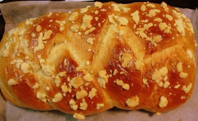 Chałka maślana z kruszonką