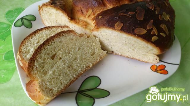 Chałka z migdałami Chałka z migdałami