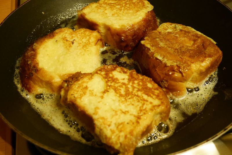 Chałka z truskawkami Chałka z truskawkami