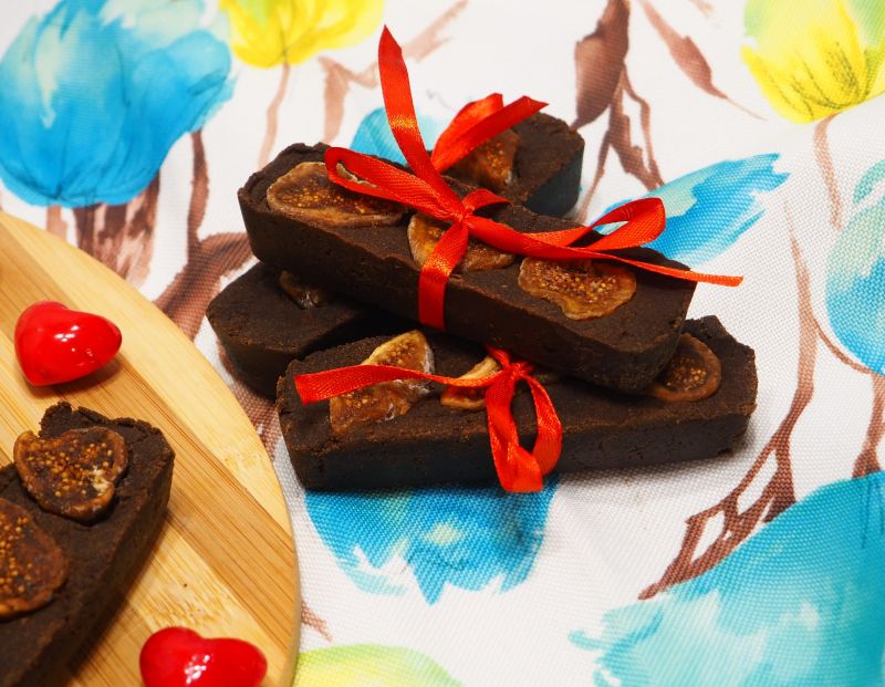 Chałwa lniana z suszonymi figami