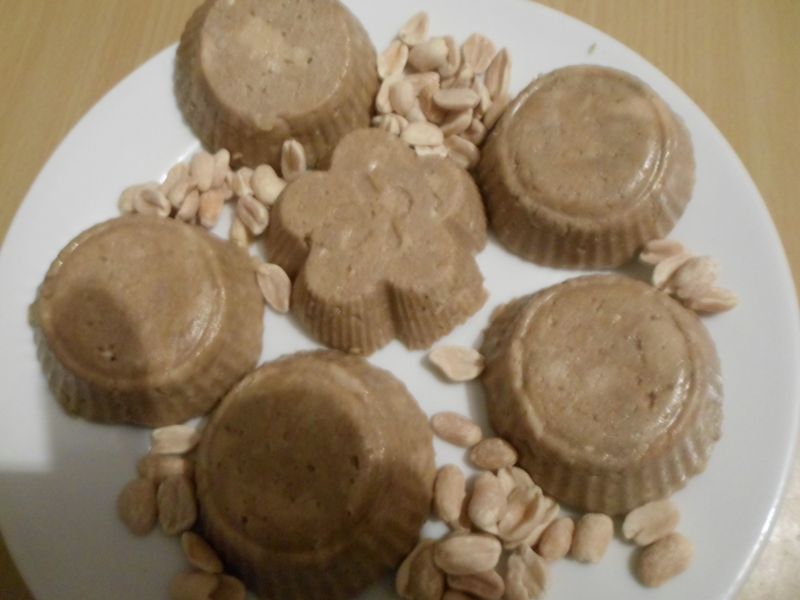 Chałwa z sezamu i słonecznika z orzeszkami Chałwa z sezamu i słonecznika z orzeszkami