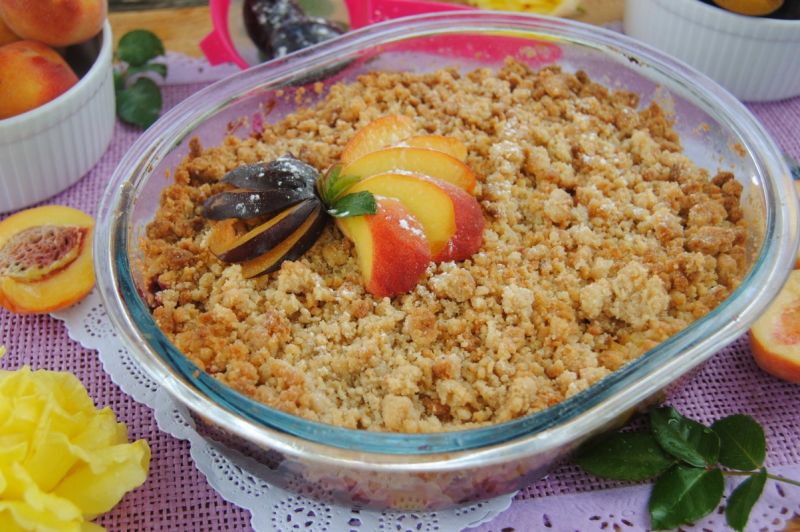 Chałwowe crumble ze śliwką