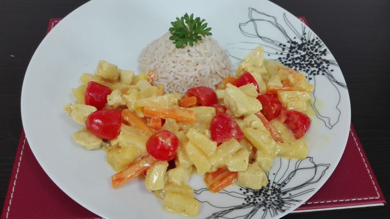 Chicken Thai z mleczkiem kokosowym i imbirem  Chicken Thai z mleczkiem kokosowym i imbirem