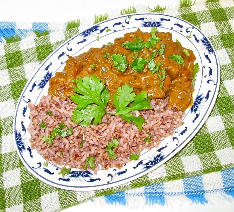Chicken tikka masala z różowym ryżem z Madagaskaru