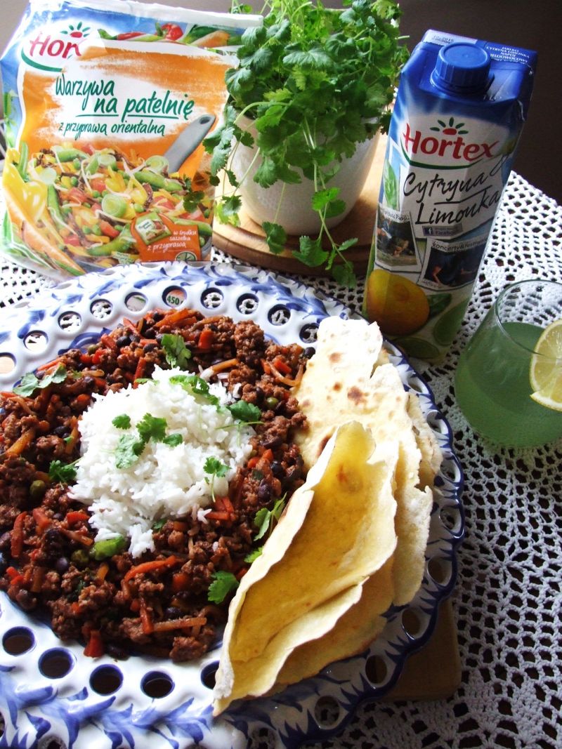 Chilli con carne z czarną fasolą i wołowiną Chilli con carne z czarną fasolą i wołowiną