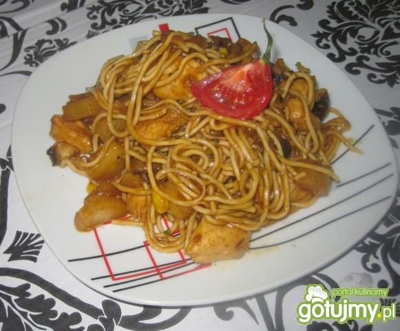 Chiński makaron z chutney mango