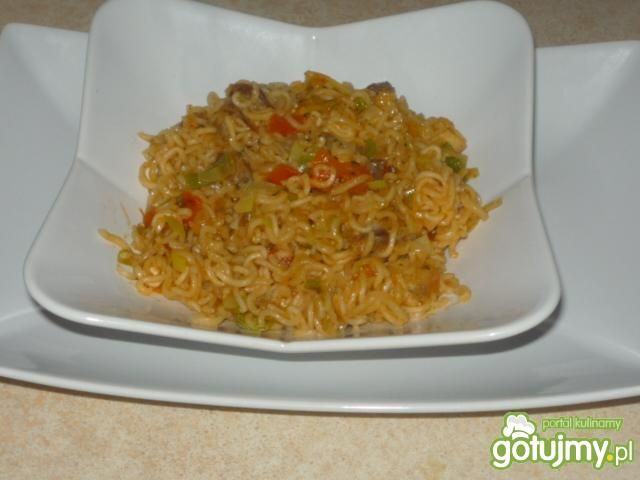 Chiński makaron z dodatkami