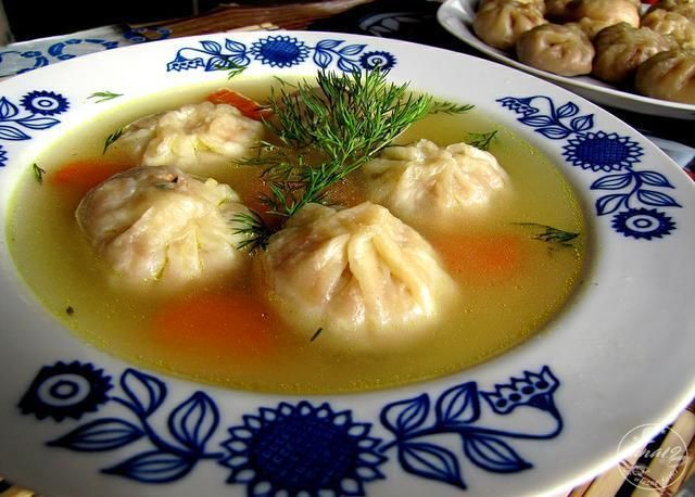 Chińskie pierożki w polskim rosole Chińskie pierożki w polskim rosole