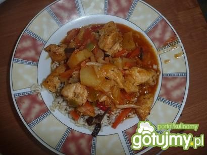 chińszczyzna z ananasem chińszczyzna z ananasem