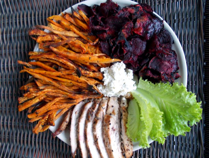 Chipsy z buraki i frytki z batatów Chipsy z buraki i frytki z batatów