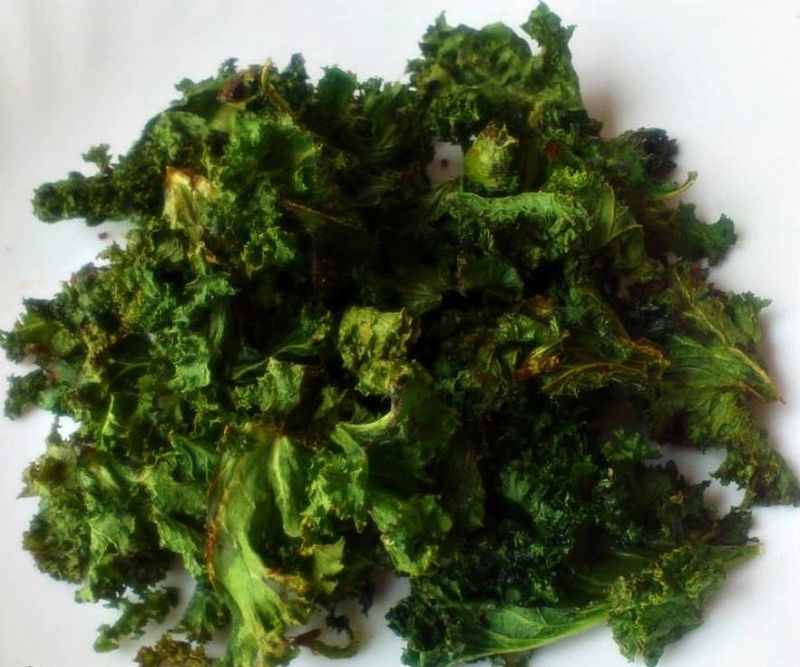 Chipsy z jarmużu Chipsy z jarmużu