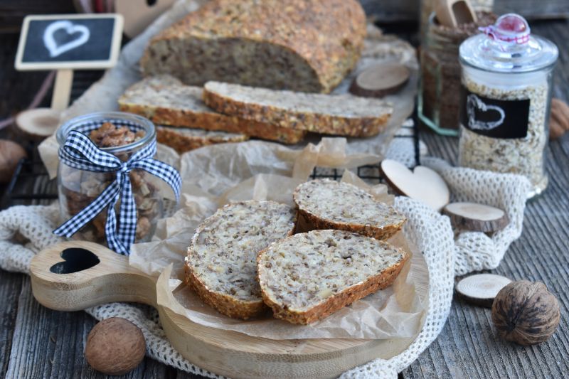 Chleb bez mąki z płatkami, bezglutenowy Chleb bez mąki z płatkami, bezglutenowy