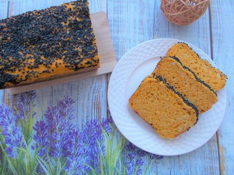 Chleb dyniowo - orkiszowo - kukurydziany