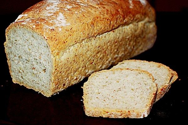 Chleb foremkowy pszenny z otrębami i słonecznikiem Chleb foremkowy pszenny z otrębami i słonecznikiem
