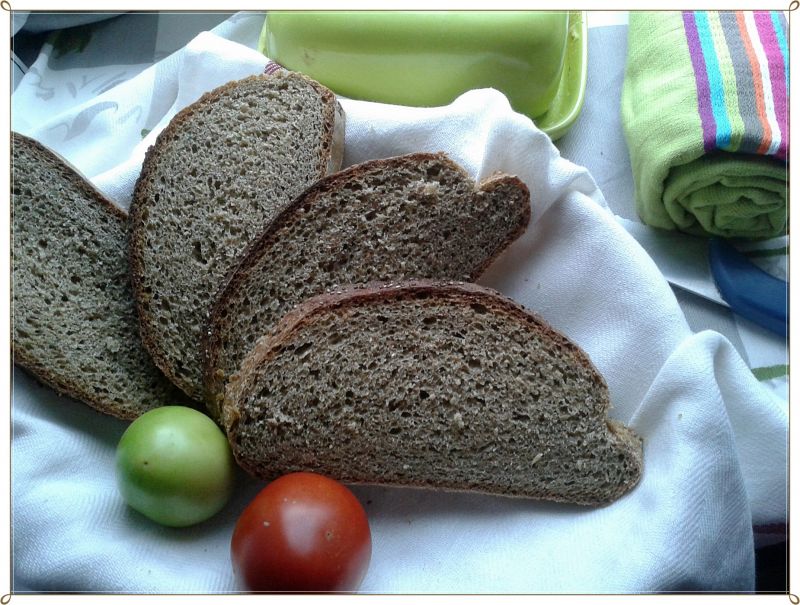 Chleb na drożdżach z młodym jęczmieniem i otrębami