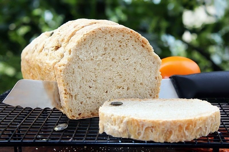 Chleb na gotowym zakwasie orkiszowym z drożdżami 