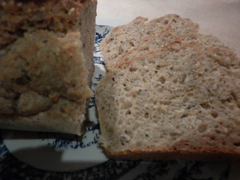 Chleb na serwatce z ostropestem mielonym