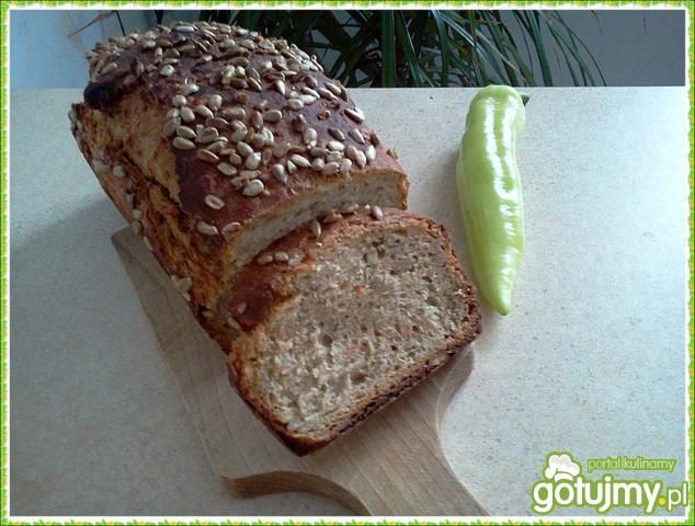 Chleb na zakwasie z marchewką i słoneczn