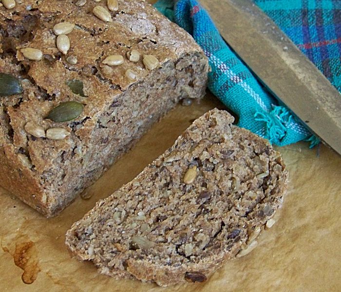 Chleb orkiszowo- żytni wieloziarnisty Chleb orkiszowo- żytni wieloziarnisty