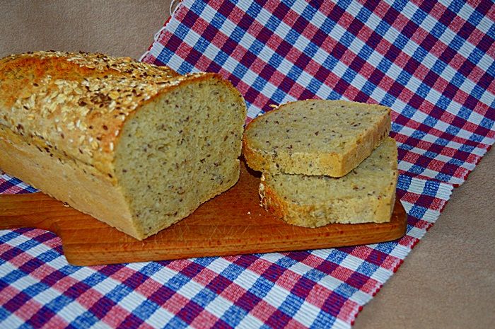 Chleb owsiany z siemieniem lnianym Chleb owsiany z siemieniem lnianym