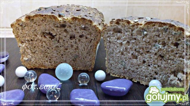 Chleb pszenno grahamowy z ziarnami 
