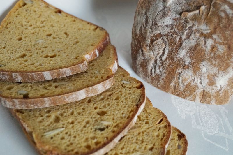 Chleb pszenno-orkiszowy z dynią na zakwasie Chleb pszenno-orkiszowy z dynią na zakwasie