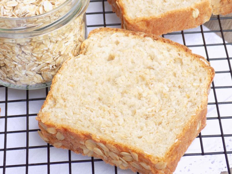 Chleb pszenno-orkiszowy z płatkami owsianymi 