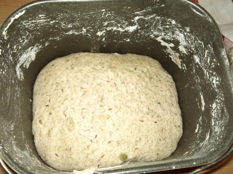 Chleb pszenno-żytni z kminkiem