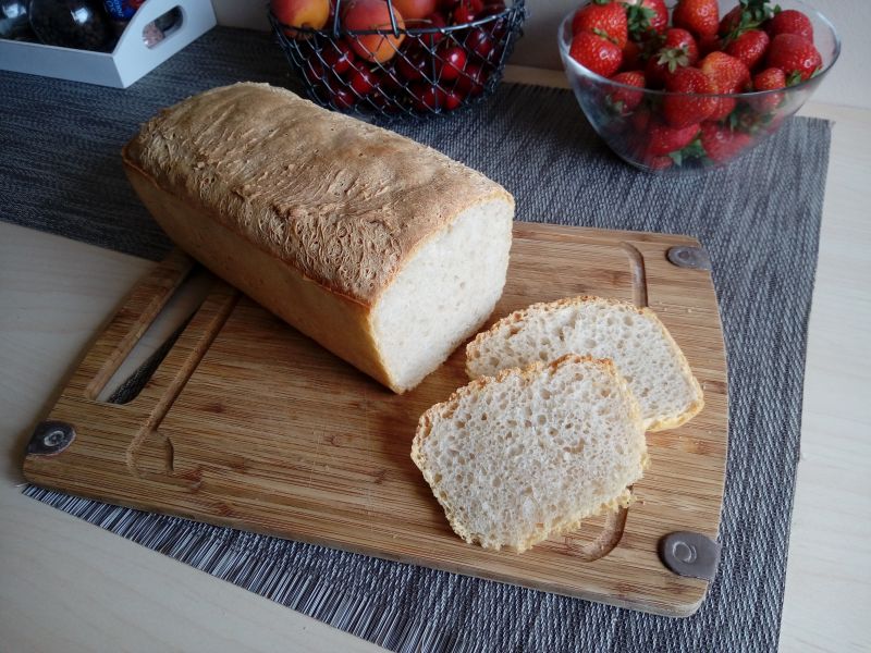 Chleb pszenny na żytnim zakwasie z keksówki Chleb pszenny na żytnim zakwasie z keksówki