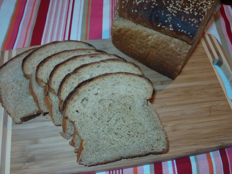 Chleb pszenny z melasą Chleb pszenny z melasą