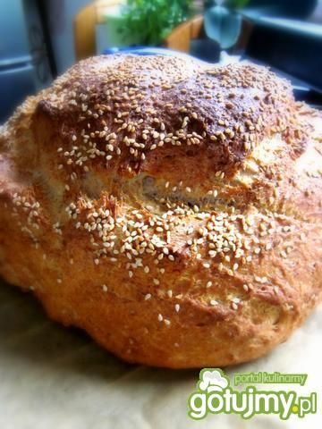 Chleb pszenny z płatkami  i sezamem