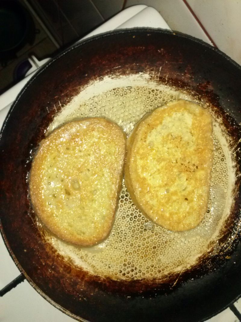 Chleb w jajku z serem