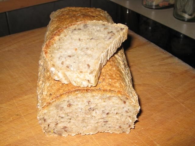 Chleb wieloziarnisty Chleb wieloziarnisty