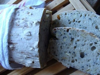 Chleb z czarnuszką i pestkami dyni