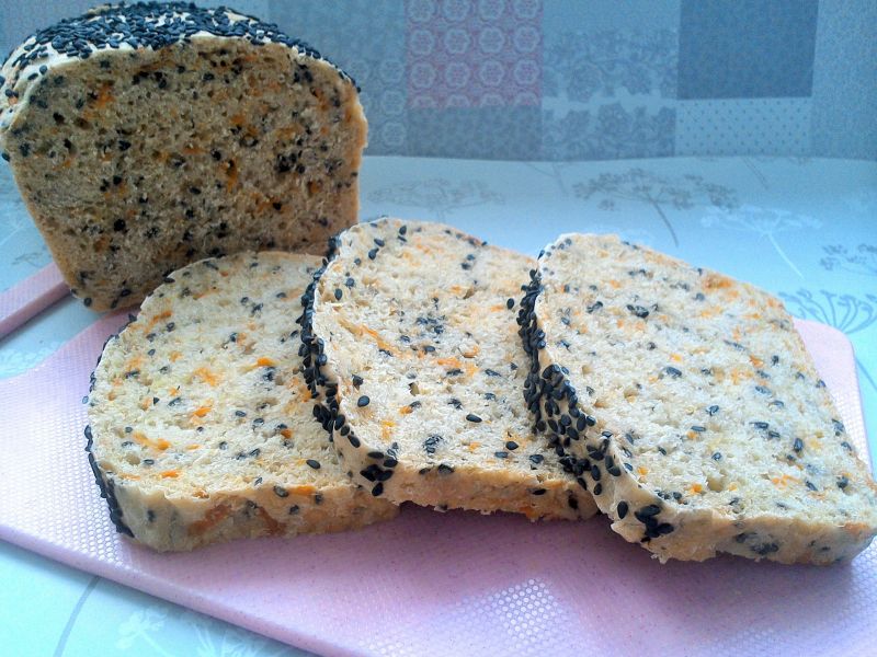 Chleb z dynią i czarnym sezamem