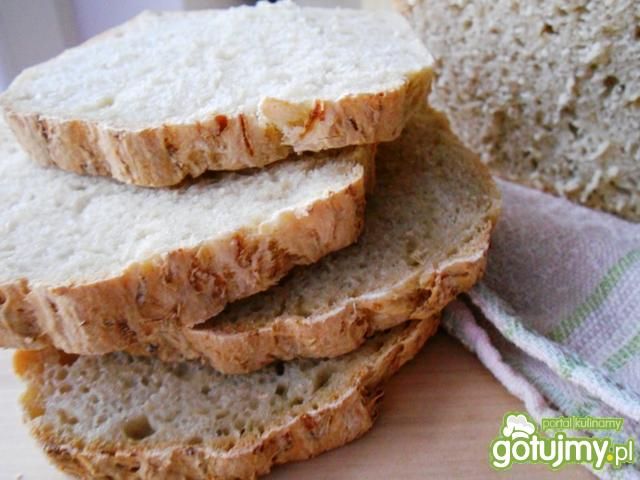 Chleb z kiszoną kapustą, na zakwasie