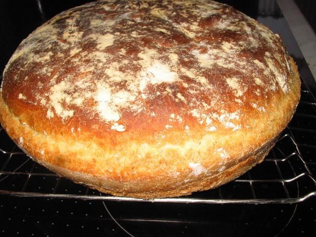 Chleb z koperkiem i kasza manna