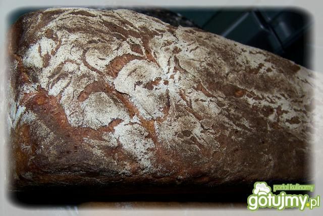 Chleb z koprem i pokrzywą.