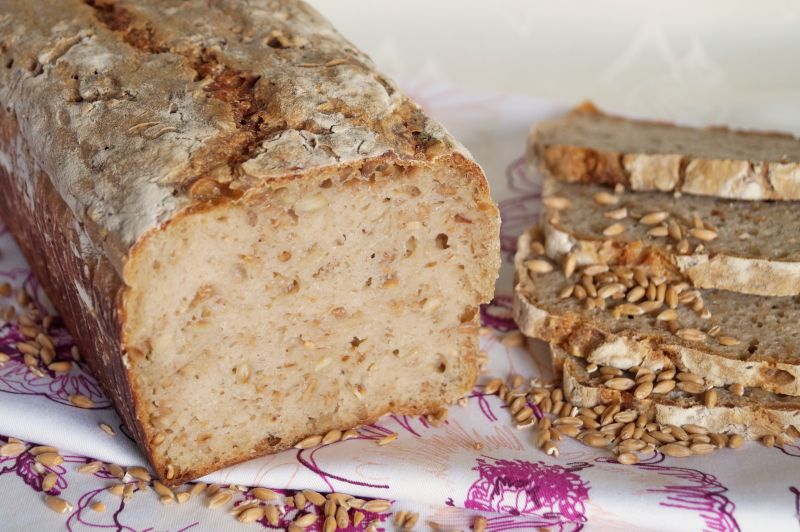 Chleb z orkiszem i słonecznikiem na zakwasie Chleb z orkiszem i słonecznikiem na zakwasie