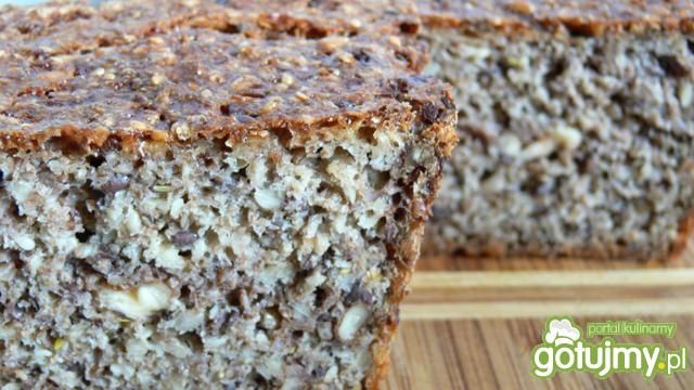 Chleb z orzechami włoskimi Chleb z orzechami włoskimi